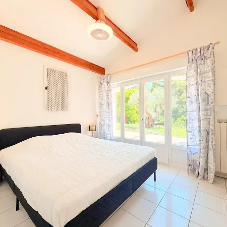 T2 Cosy Avec Terrasse A Sanary-sur-Mer