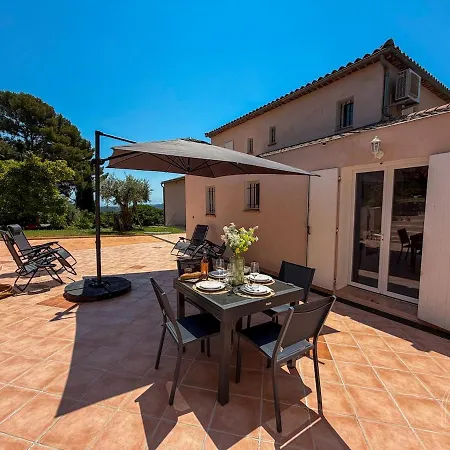 T2 Cosy Avec Terrasse A Apartment