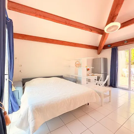 Apartment T2 Cosy Avec Terrasse A Sanary-sur-Mer