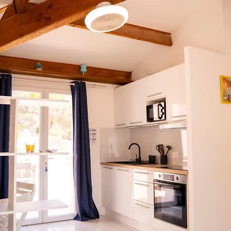 T2 Cosy Avec Terrasse A Apartment Sanary-sur-Mer